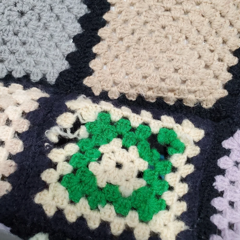 Vintage Crocheted Grannycore Afghan Throw 144 Granny 4